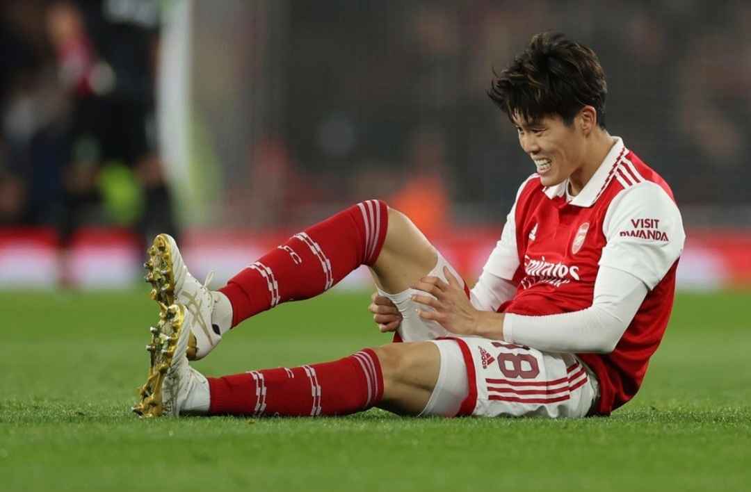 Tomiyasu cedera yang membuatnya di depak Arsenal