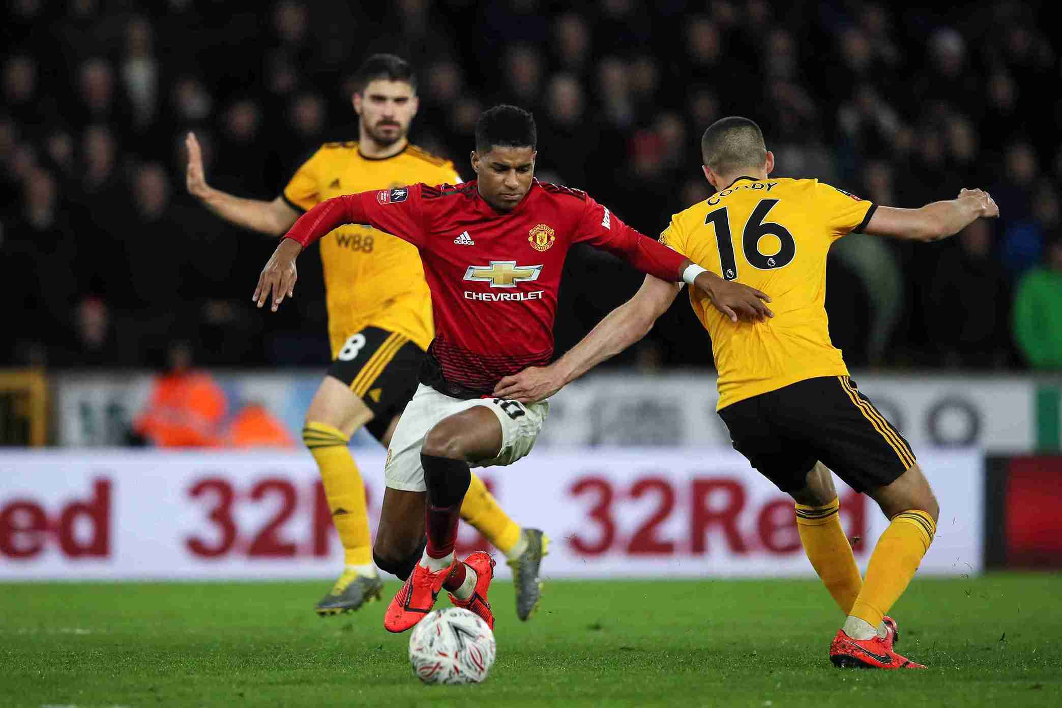 Prediksi Skor Wolverhampton vs MU 9 Desember 2025