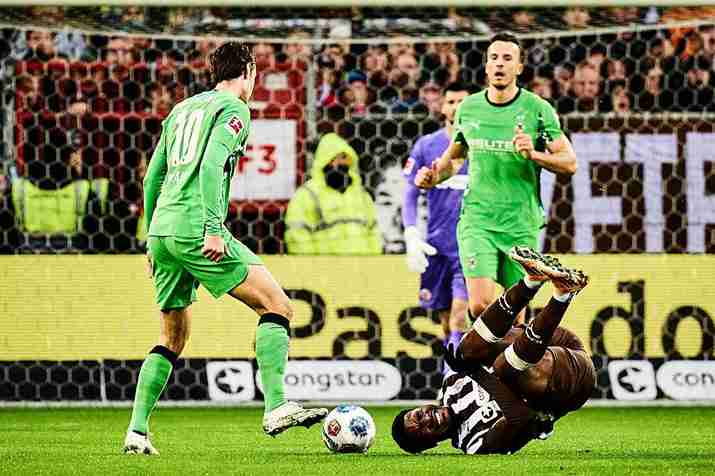 Prediksi Skor Borussia Monchengladbach vs ST Pauli 3 Desember 2025