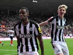 Prediksi Skor Sunderland vs Newcastle 14 Desember 2025: Siapa Penguasa Derby Tyne Wear?