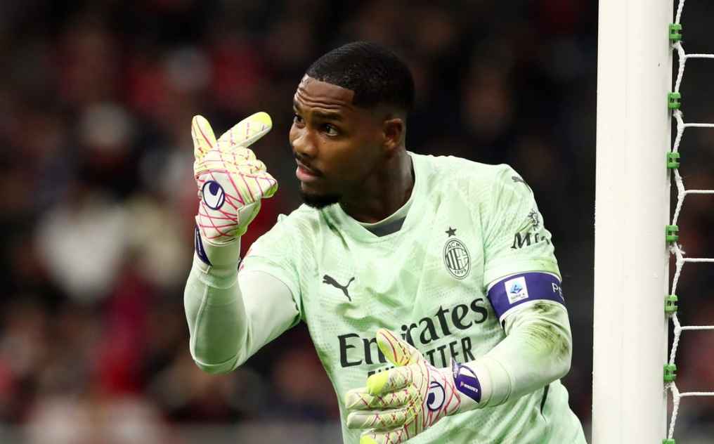 Mike Maignan (AC Milan) Kiper utama Prancis yang hampir bergabung dengan Chelsea