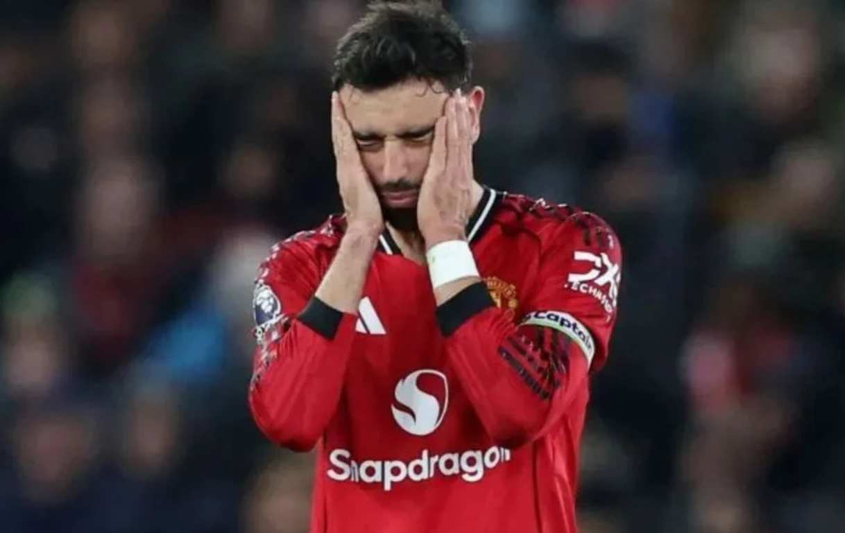 Bruno Fernandes Akui Tawaran Al-Hilal: Kapten MU Siap Tinggalkan Eropa? Simak masa depan gelandang Portugal ini di Old Trafford.